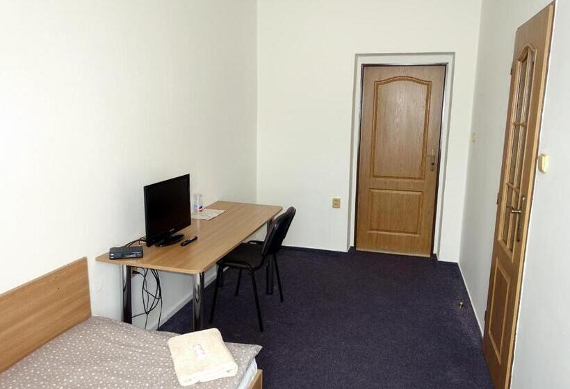 Pension (Hôtel basse catégorie) Staříč