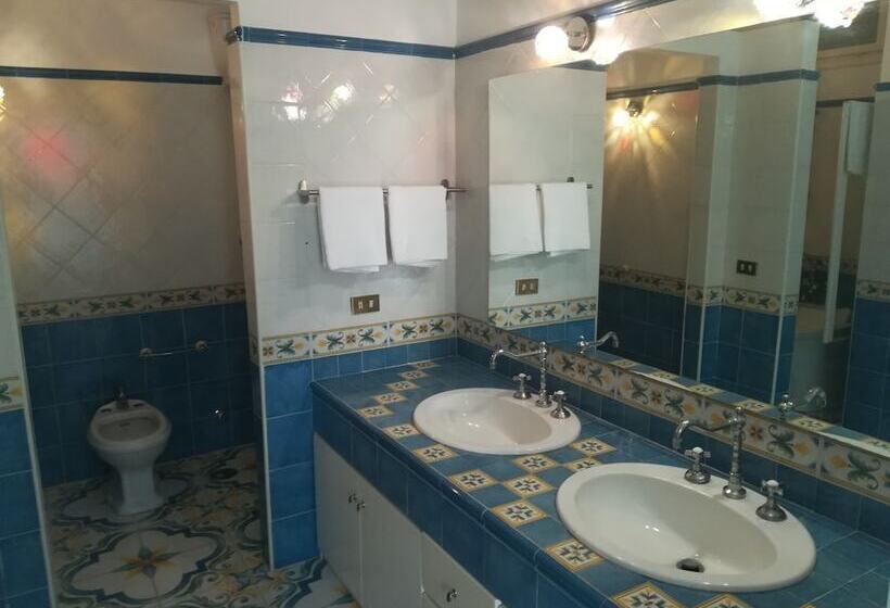 تختخواب و صبحانه Suitenapolisantalucia