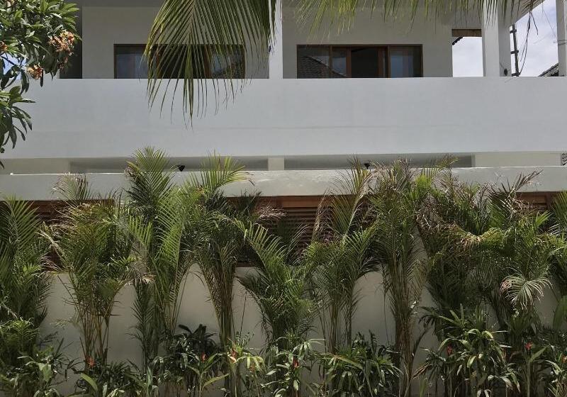 Ohana S Beachfront Resort & Beach Club