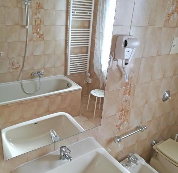 پانسیون Ca  Nadia