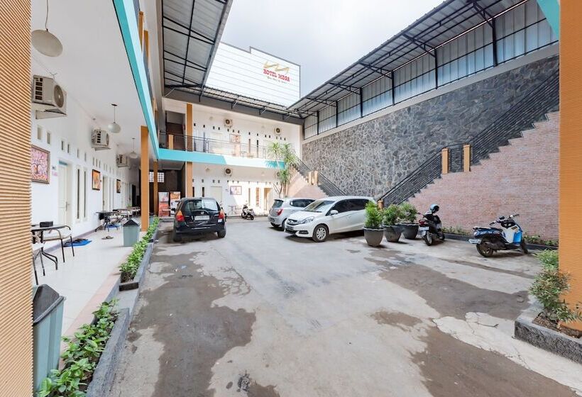 פנסיון Reddoorz Near Kejaksan Station Cirebon