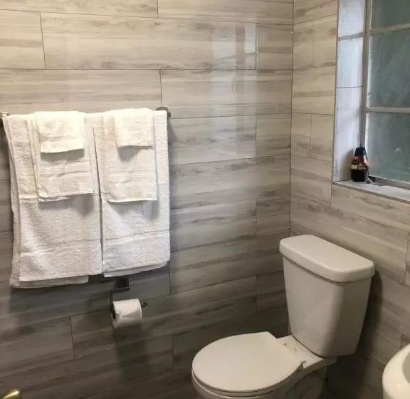 Hotelli Bay Breeze Inn Bradenton Downtown