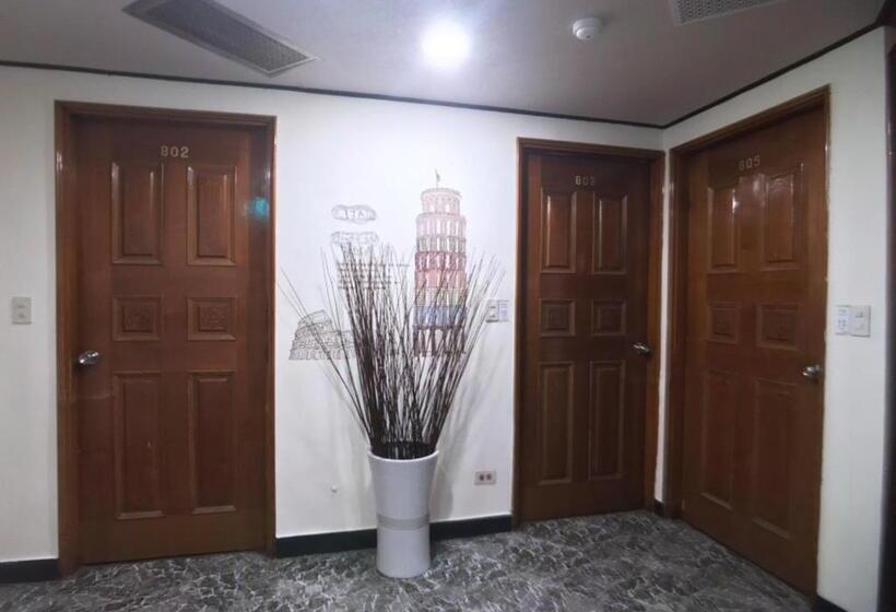 هاستل Huang Kai