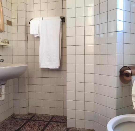 هاستل Huang Kai