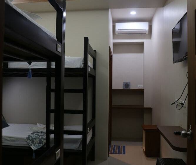 Coron Hostel Express   Adults Only