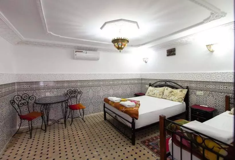 Hostel Amir
