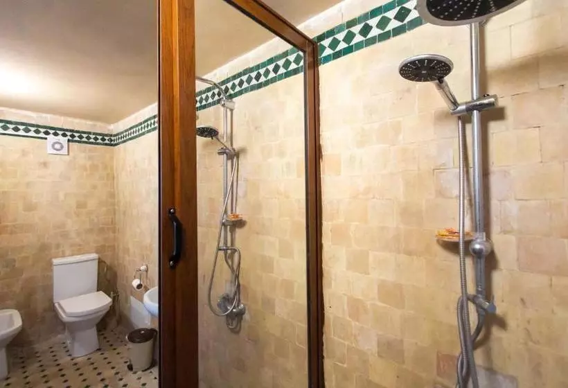 Hostel Amir