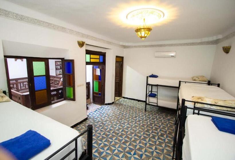 Hostel Amir