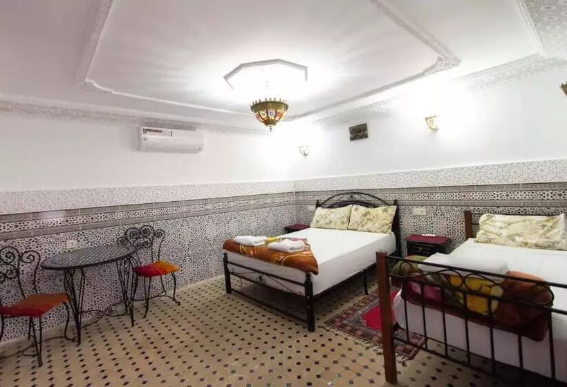 Hostel Amir