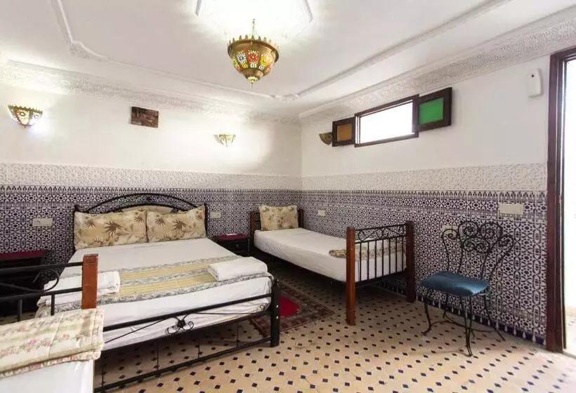 Hostel Amir