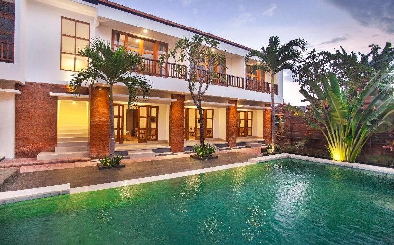 פנסיון Sahadewa Suites Residence