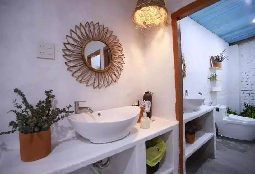 Eva Hut Mui Ne Beach Hostel