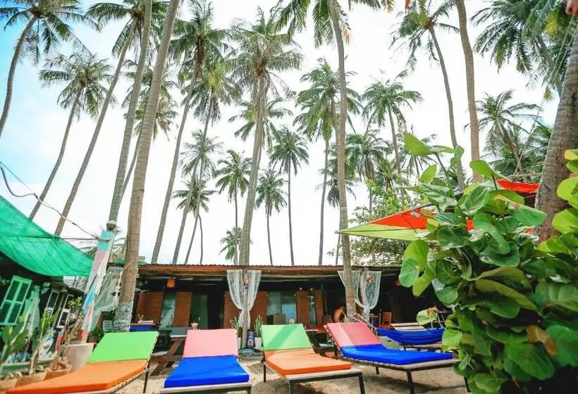 Eva Hut Mui Ne Beach Hostel
