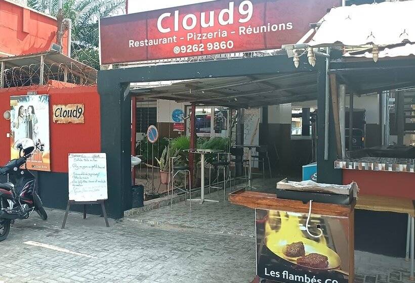 هتل Cloud9
