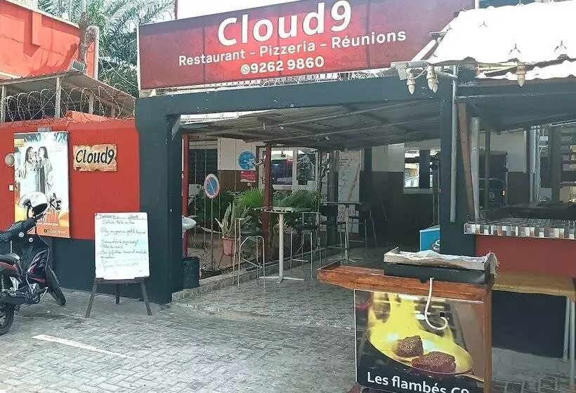 Hotel Cloud9