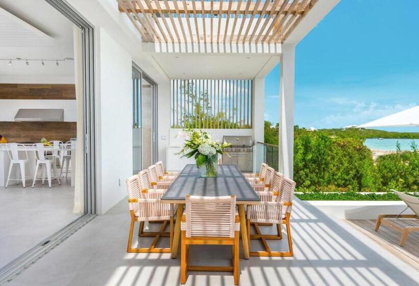 استراحتگاه Beach Enclave