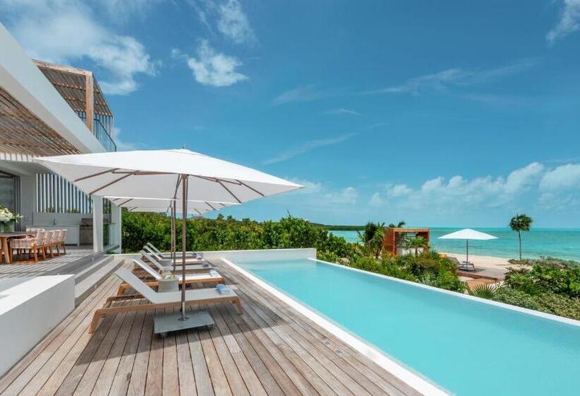 استراحتگاه Beach Enclave