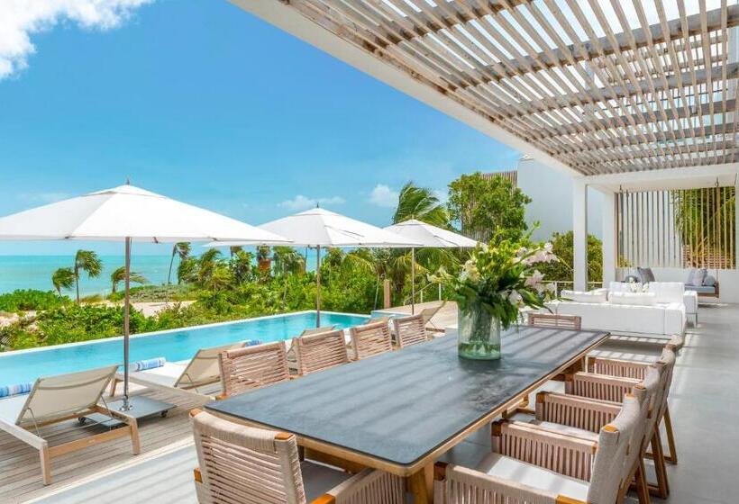 استراحتگاه Beach Enclave