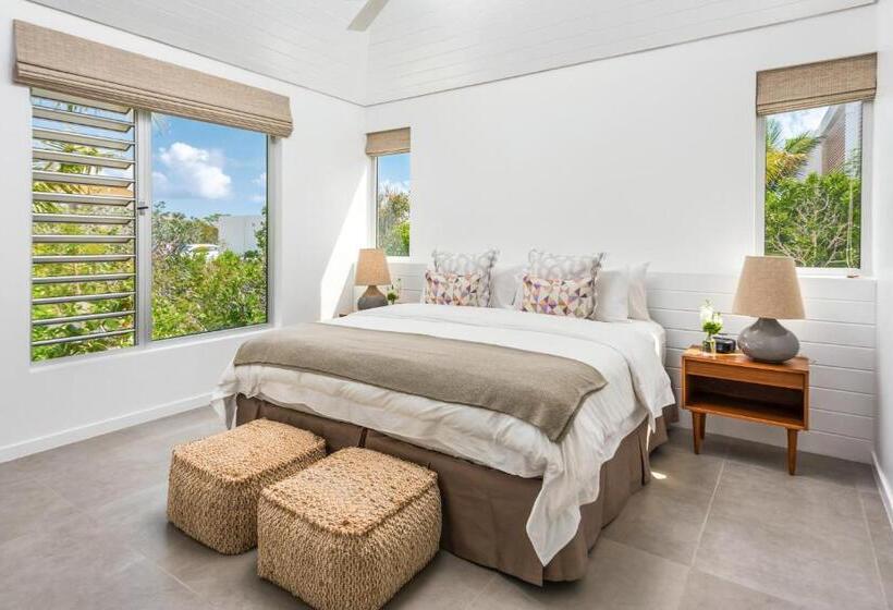 استراحتگاه Beach Enclave