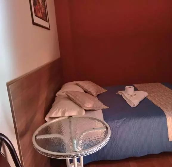 ユースホステル Cálido Hostal