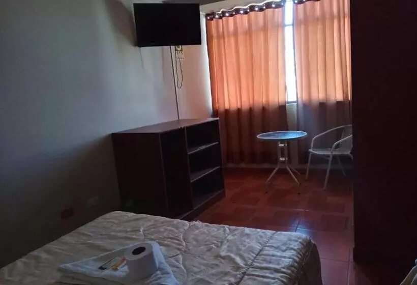 ユースホステル Cálido Hostal