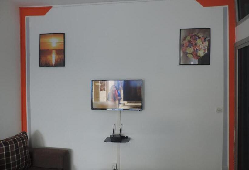 تختخواب و صبحانه Happy Welcome Bietry