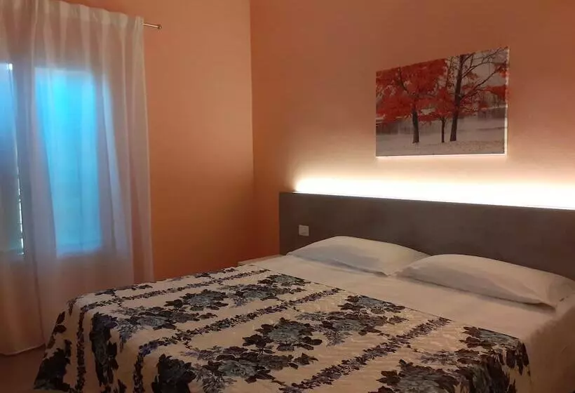 تختخواب و صبحانه Royal Room & Breakfast