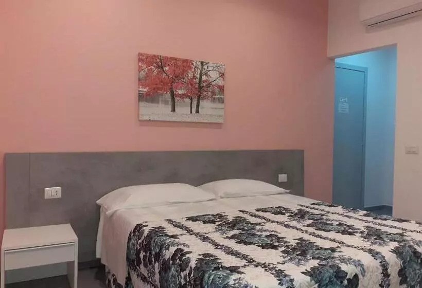 تختخواب و صبحانه Royal Room & Breakfast