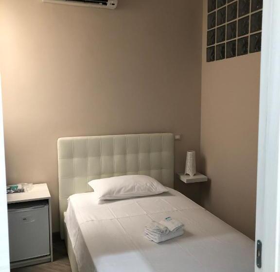 بنسيون Elena Rooms