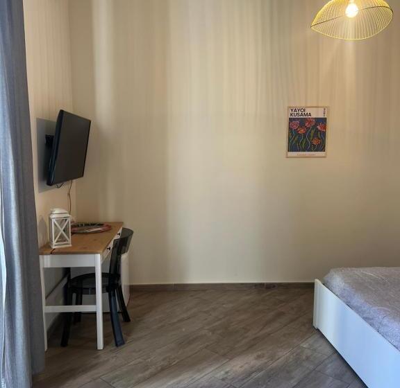 بنسيون Elena Rooms