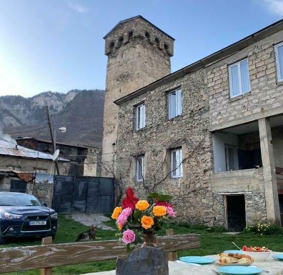 پانسیون Iuri Udesiani S Guesthouse