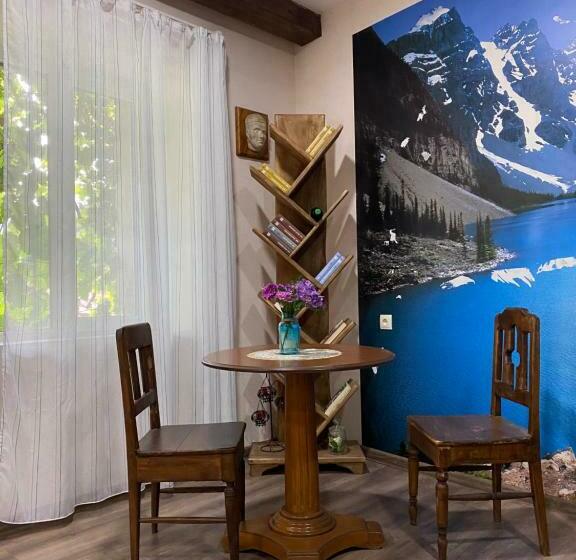 پانسیون Iuri Udesiani S Guesthouse