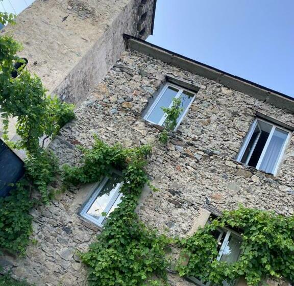 پانسیون Iuri Udesiani S Guesthouse