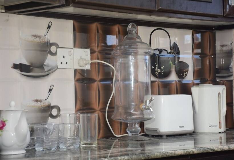 Bed and Breakfast Avendra Villa