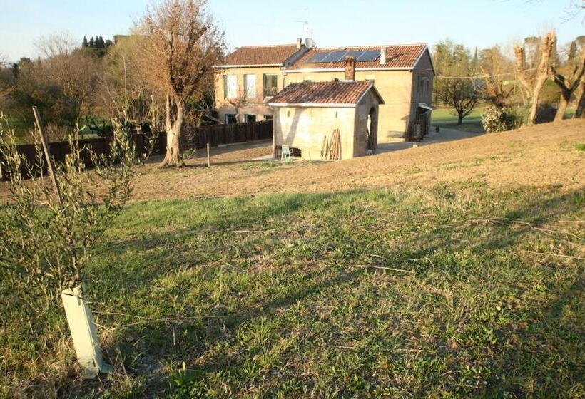 בית מלון כפרי Agriturismo La Fondazza