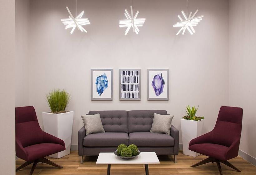 هتل Fairfield Inn & Suites By Marriott Dayton