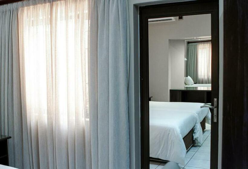 בית מלון כפרי Machauka Lodge