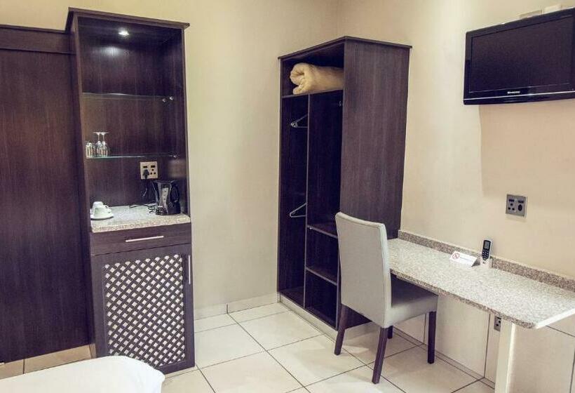 בית מלון כפרי Machauka Lodge