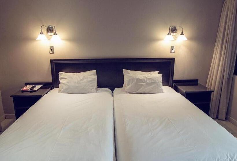 בית מלון כפרי Machauka Lodge