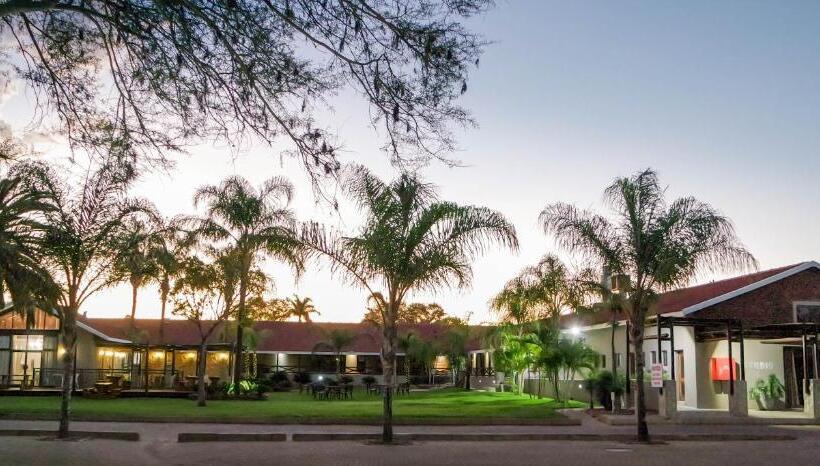 בית מלון כפרי Machauka Lodge