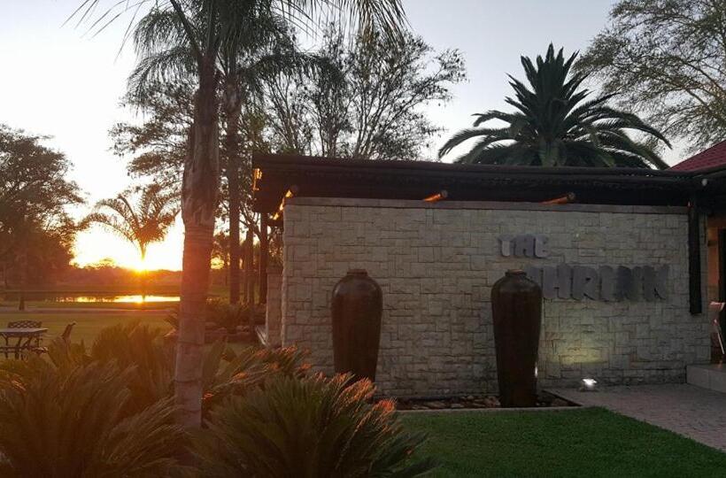 בית מלון כפרי Machauka Lodge