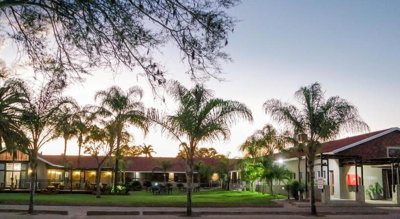 בית מלון כפרי Machauka Lodge