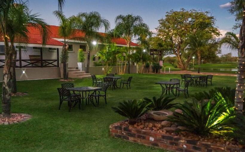 בית מלון כפרי Machauka Lodge