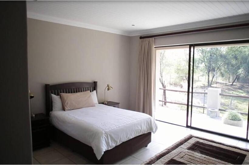 בית מלון כפרי Machauka Lodge