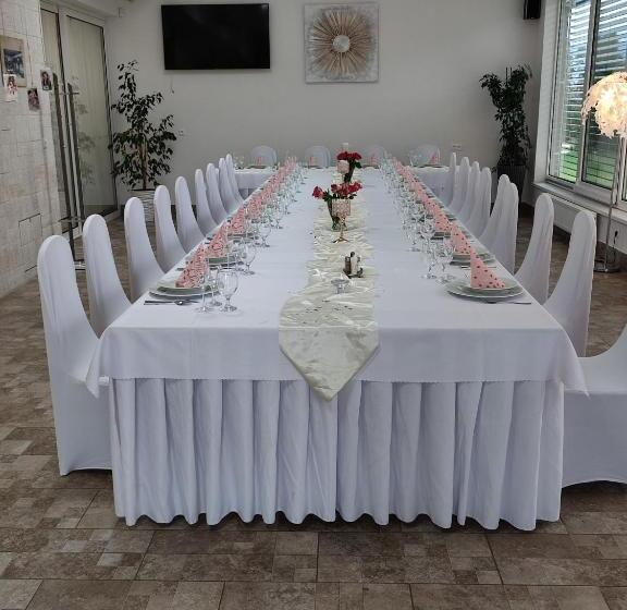 膳宿费 Penzion Adriana