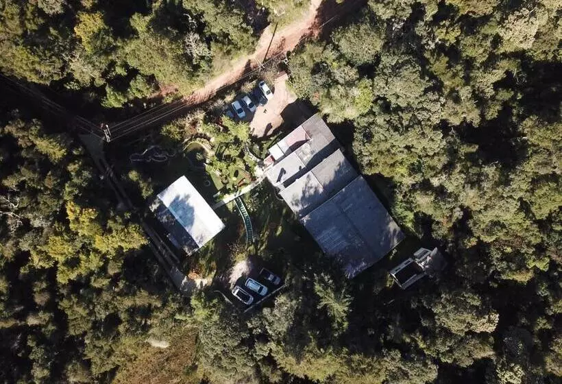 Retkeilymaja Rancho Da Raposa
