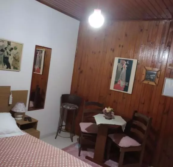 Retkeilymaja Rancho Da Raposa