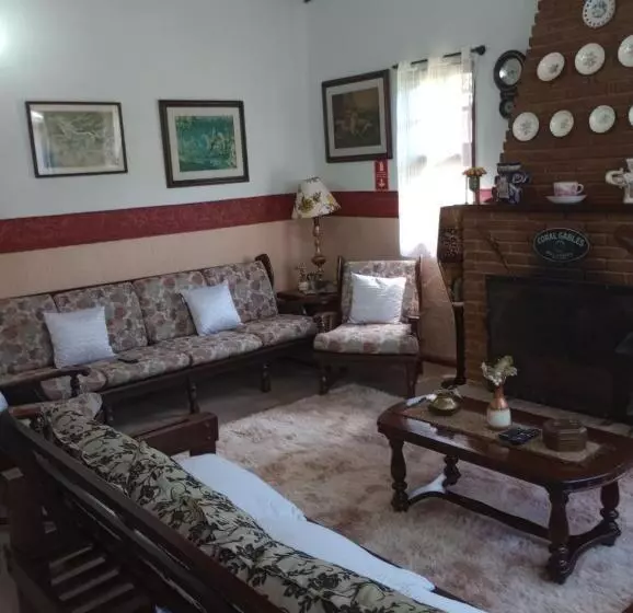 Retkeilymaja Rancho Da Raposa