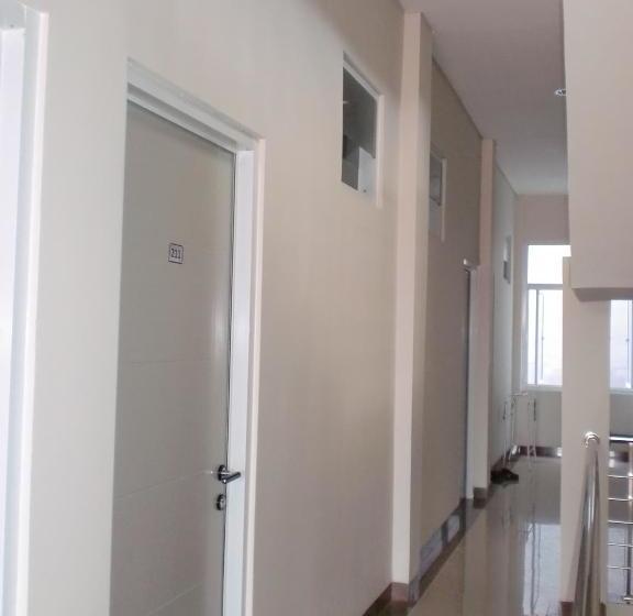 בית מלון כפרי Kost Pondok Mas Cirebon