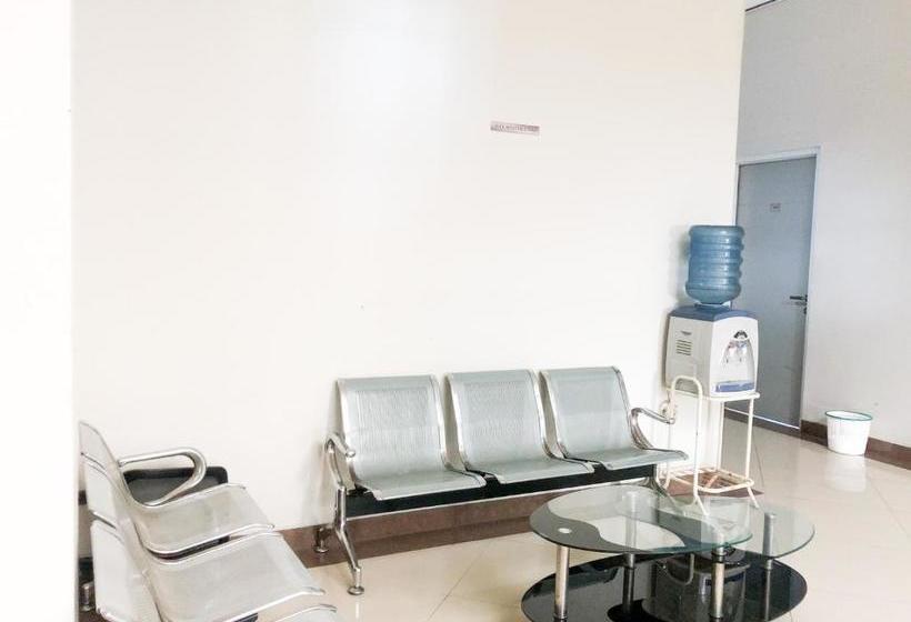 בית מלון כפרי Kost Pondok Mas Cirebon